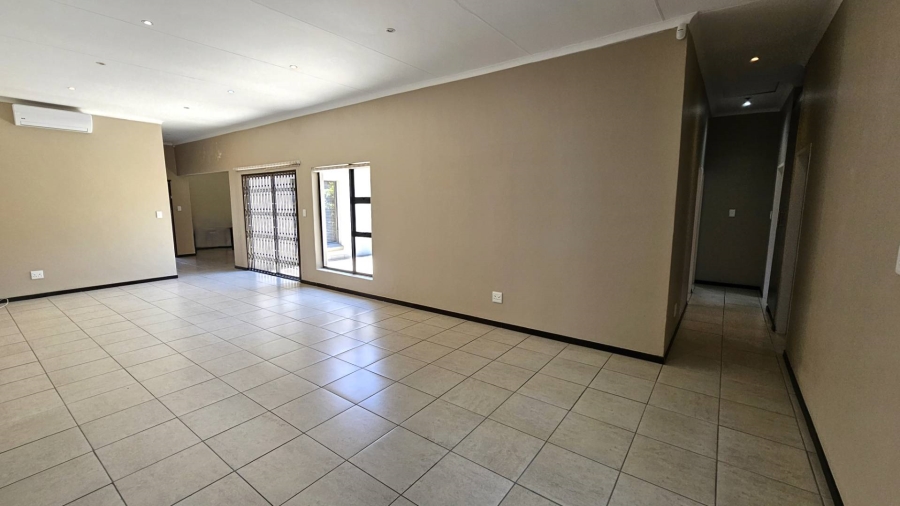 To Let 3 Bedroom Property for Rent in Melodie North West